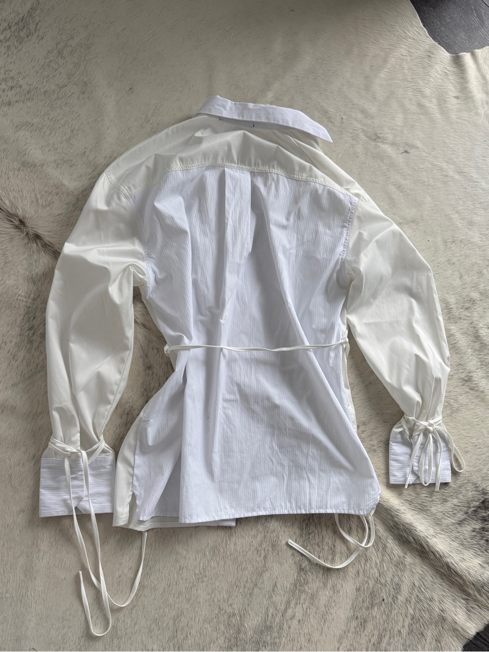 Studio unknown cinched white button down - Picture 2 of 4